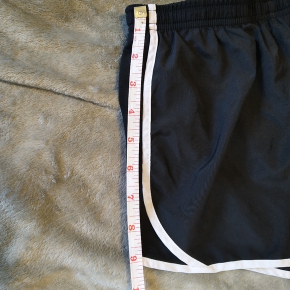 Girl's Nike Dri-Fit Shorts - Picture 8 of 10
